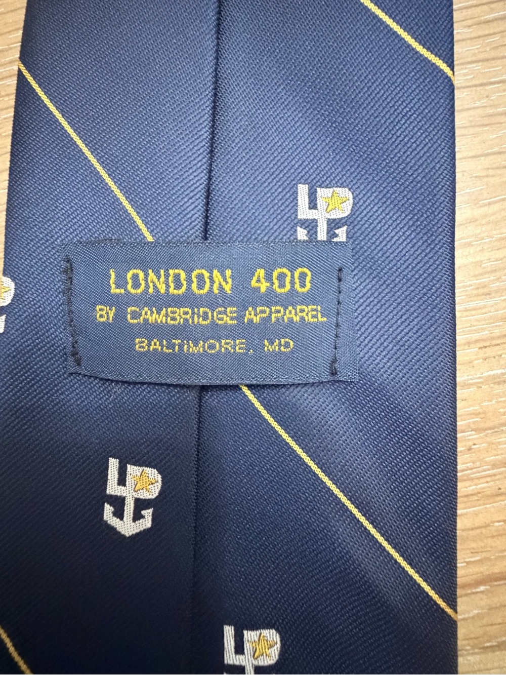 Vintage Classic Navy Crest Stripe Tie with Gold Accents - Picture 4 of 6